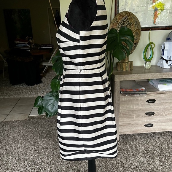 White House / Black Market mini dress - Picture 3 of 10